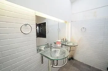 Zent & Bao Hostel